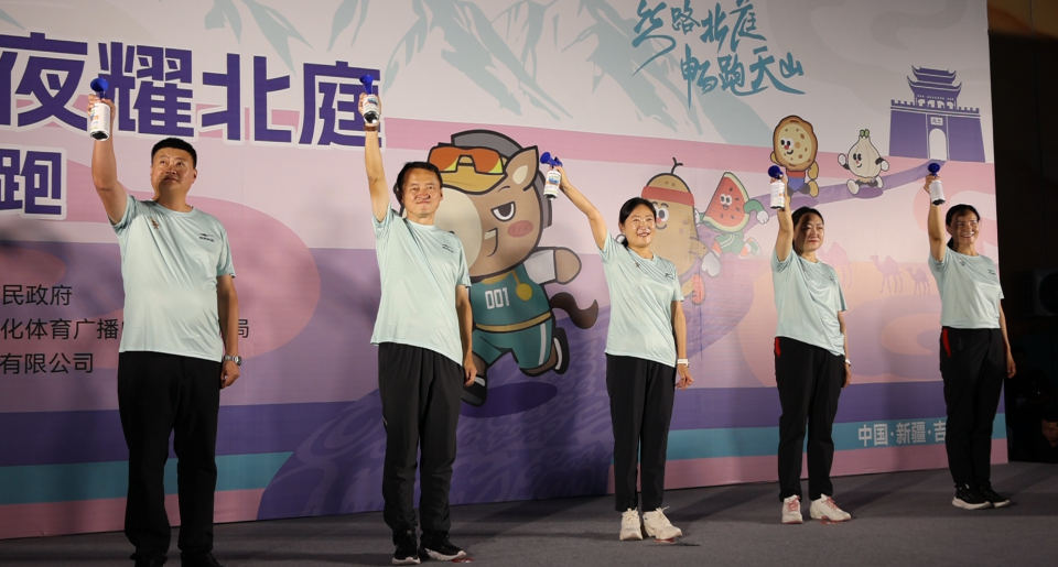 杨天文, 泽开心地说, 定向夜跑在