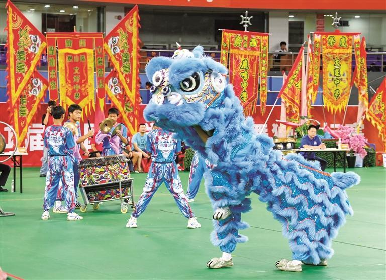开幕式表演, 踏着锣声跃, 赛场争锋