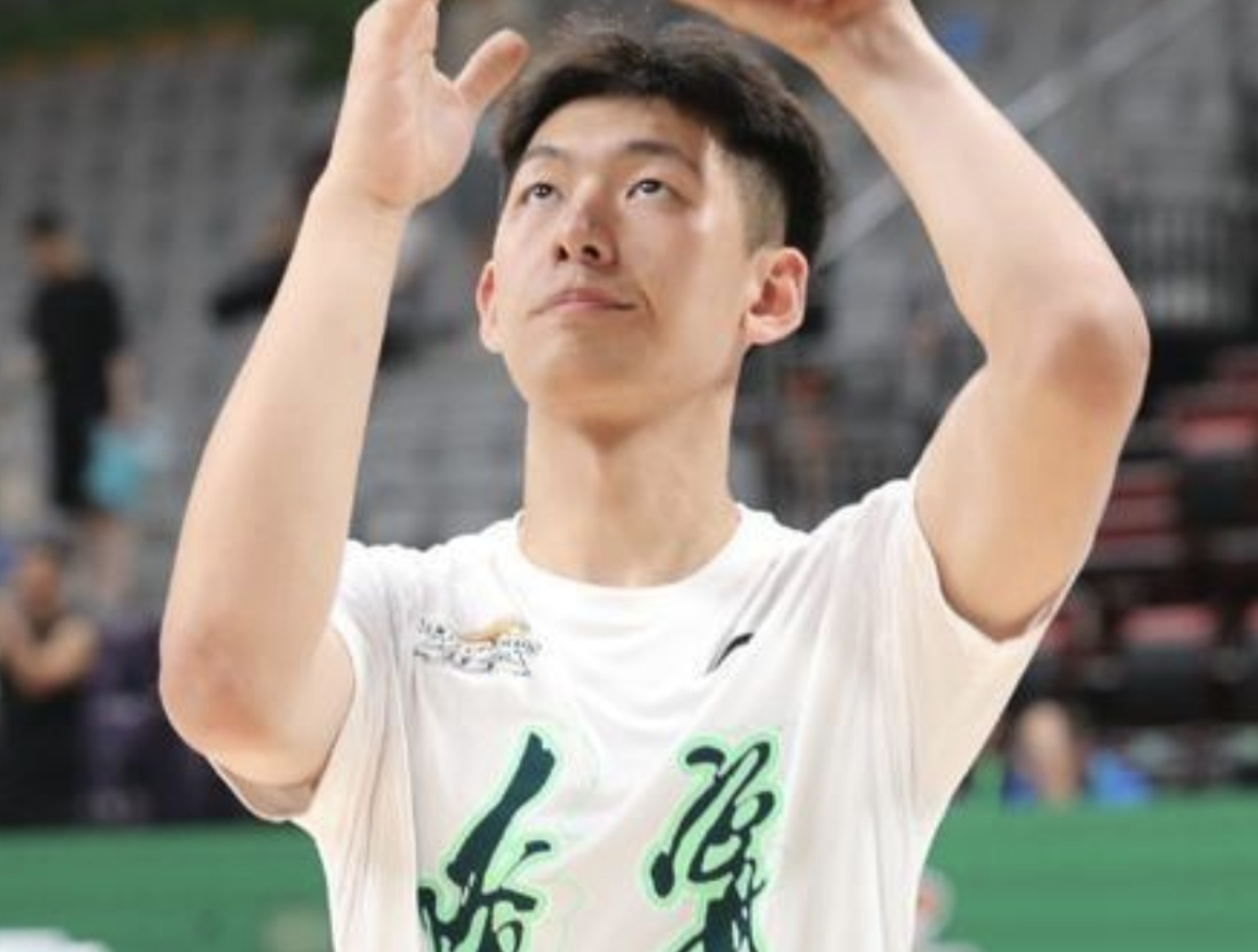 锋的移动不, 导致篮板卡 锋的移动不, 导致篮板卡